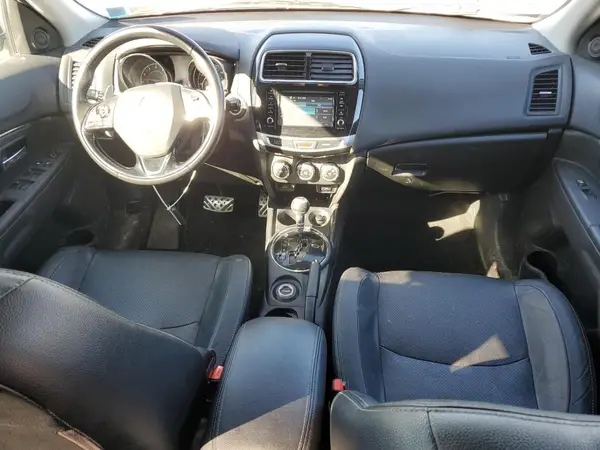 JA4AR4AW3HZ040918 2017 MITSUBISHI OUTLANDER - Image 8