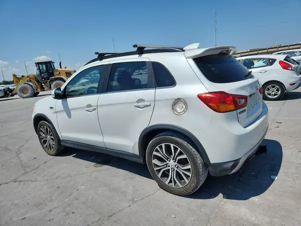 JA4AR4AW3HZ057072 2017 MITSUBISHI OUTLANDER - Image 2