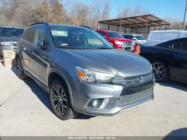 JA4AR4AW3JU000583 2018 MITSUBISHI OUTLANDER - Image 1