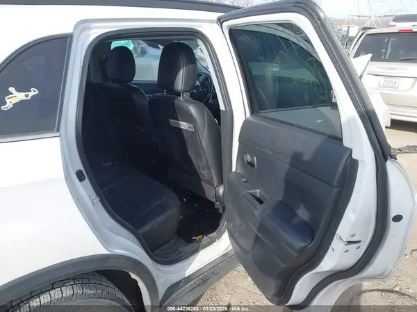 JA4AR4AW4GZ042904 2016 MITSUBISHI OUTLANDER - Image 8