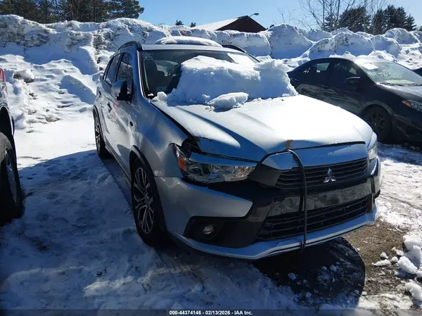 JA4AR4AW4GZ056138 2016 MITSUBISHI OUTLANDER - Image 1