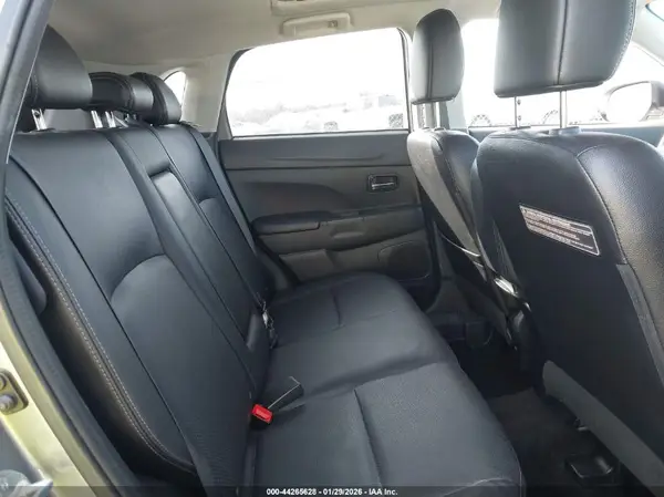 JA4AR4AW4GZ057158 2016 MITSUBISHI OUTLANDER - Image 8