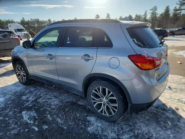 JA4AR4AW4HZ017793 2017 MITSUBISHI OUTLANDER - Image 2