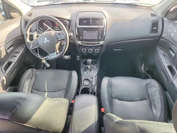 JA4AR4AW4HZ017793 2017 MITSUBISHI OUTLANDER - Image 8