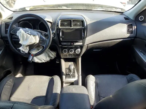 JA4AR4AW4JU009017 2018 MITSUBISHI OUTLANDER - Image 8