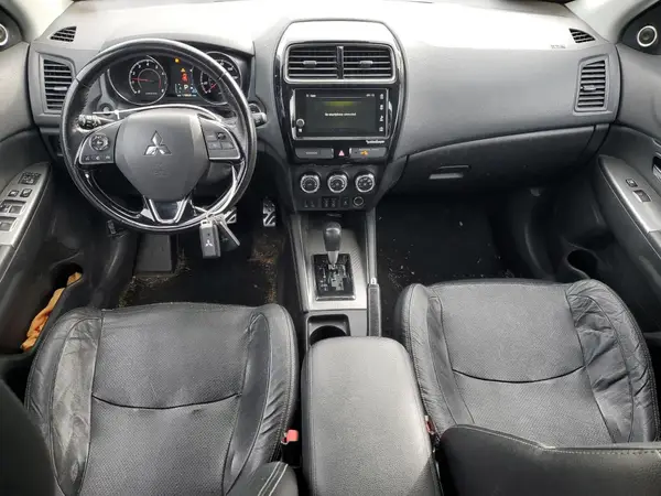 JA4AR4AW4JZ010414 2018 MITSUBISHI OUTLANDER - Image 8