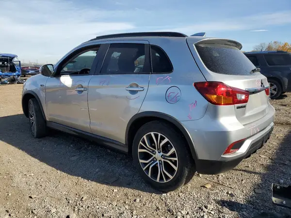 JA4AR4AW4KU010671 2019 MITSUBISHI OUTLANDER - Image 2
