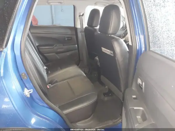 JA4AR4AW5GZ027120 2016 MITSUBISHI OUTLANDER - Image 8
