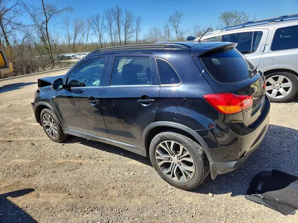 JA4AR4AW5GZ028784 2016 MITSUBISHI OUTLANDER - Image 2