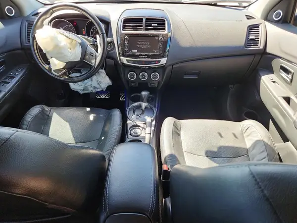 JA4AR4AW5GZ028784 2016 MITSUBISHI OUTLANDER - Image 8