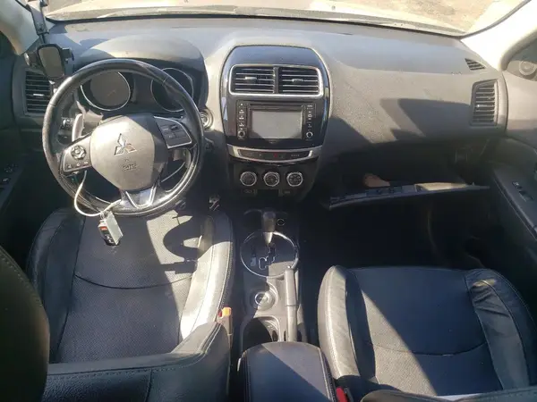 JA4AR4AW5GZ037310 2016 MITSUBISHI OUTLANDER - Image 8