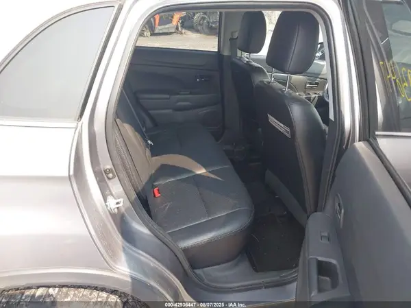 JA4AR4AW5GZ057590 2016 MITSUBISHI OUTLANDER - Image 8