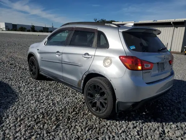 JA4AR4AW5HZ017799 2017 MITSUBISHI OUTLANDER - Image 2