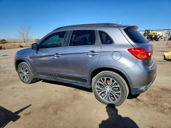 JA4AR4AW5HZ019083 2017 MITSUBISHI OUTLANDER - Image 2