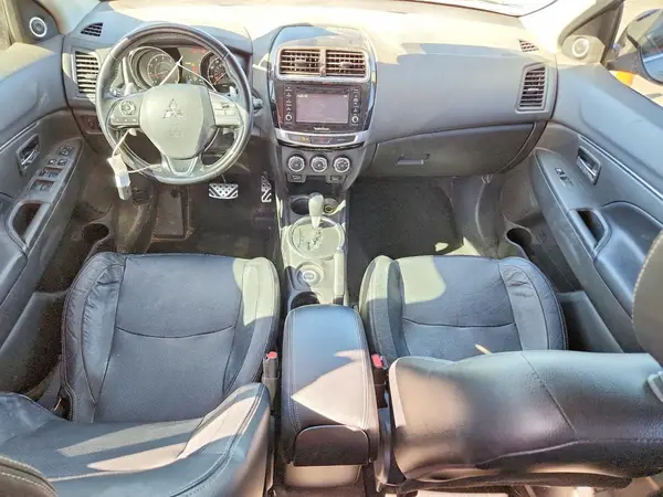 JA4AR4AW5HZ019083 2017 MITSUBISHI OUTLANDER - Image 8