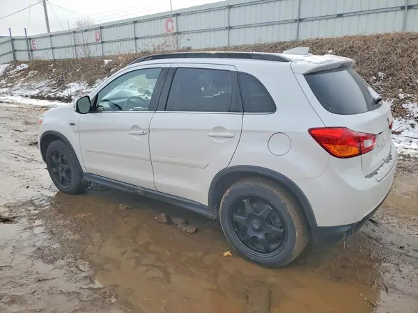 JA4AR4AW5HZ030438 2017 MITSUBISHI OUTLANDER - Image 2