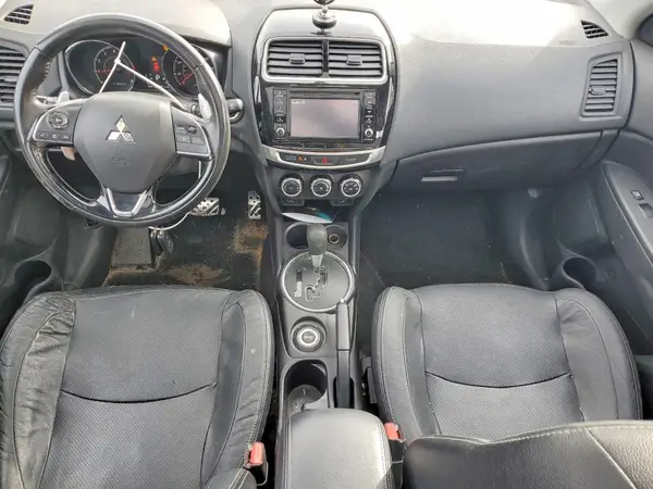 JA4AR4AW5HZ030438 2017 MITSUBISHI OUTLANDER - Image 8