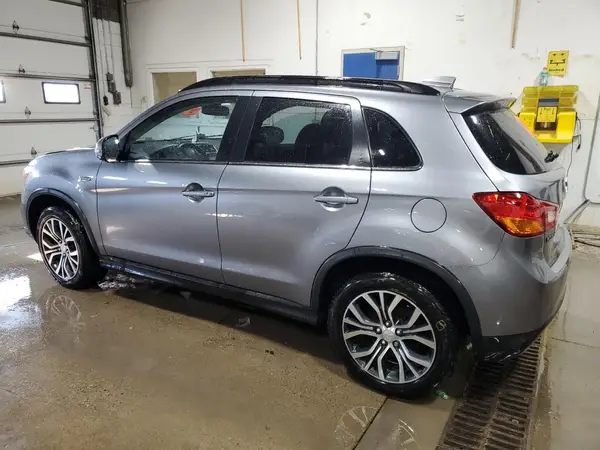 JA4AR4AW5HZ064105 2017 MITSUBISHI OUTLANDER - Image 2