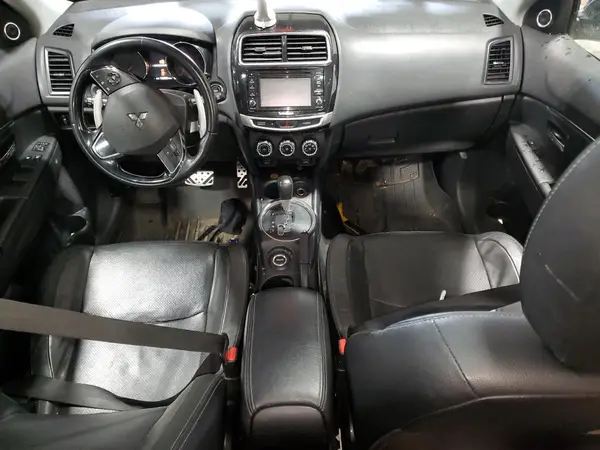 JA4AR4AW5HZ064105 2017 MITSUBISHI OUTLANDER - Image 8