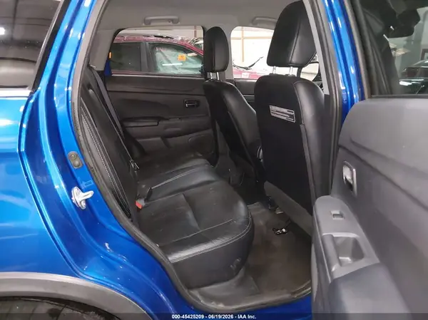JA4AR4AW6GZ046775 2016 MITSUBISHI OUTLANDER - Image 8
