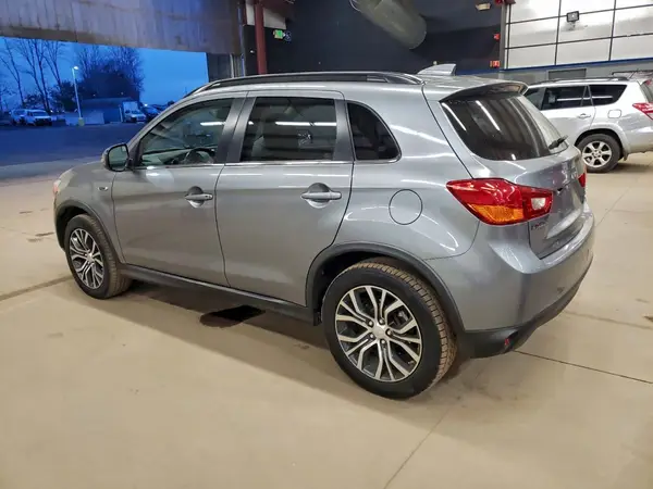 JA4AR4AW6HZ017083 2017 MITSUBISHI OUTLANDER - Image 2