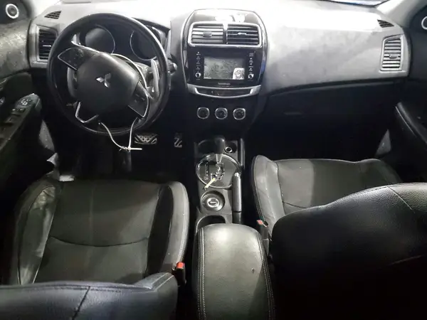 JA4AR4AW6HZ049032 2017 MITSUBISHI OUTLANDER - Image 8
