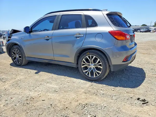 JA4AR4AW6JU002179 2018 MITSUBISHI OUTLANDER - Image 2