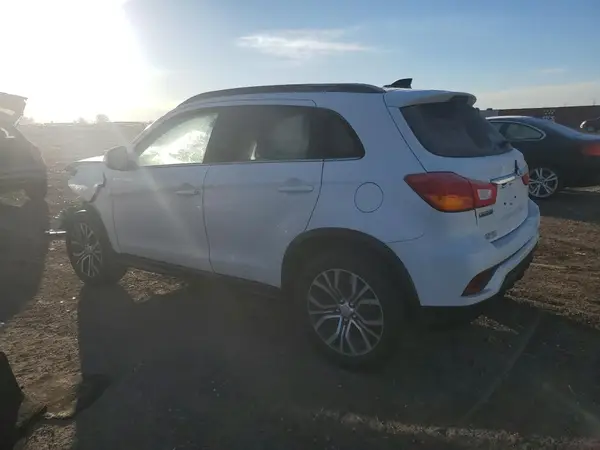 JA4AR4AW6JZ013430 2018 MITSUBISHI OUTLANDER - Image 2
