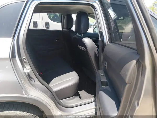 JA4AR4AW7GZ040225 2016 MITSUBISHI OUTLANDER - Image 8