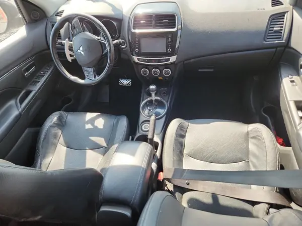 JA4AR4AW7HZ017786 2017 MITSUBISHI OUTLANDER - Image 8