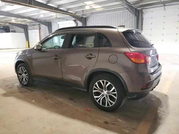 JA4AR4AW7JZ011878 2018 MITSUBISHI OUTLANDER - Image 2