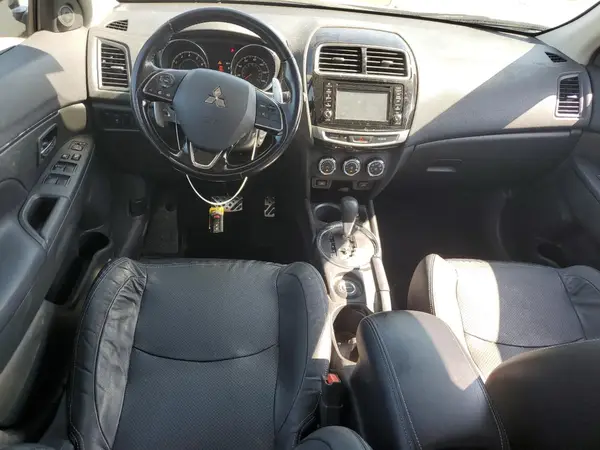 JA4AR4AW8GZ024292 2016 MITSUBISHI OUTLANDER - Image 8