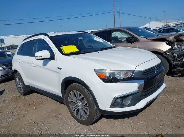 JA4AR4AW8GZ031730 2016 MITSUBISHI OUTLANDER - Image 1