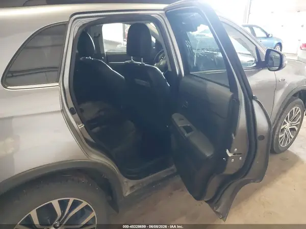 JA4AR4AW8GZ051573 2016 MITSUBISHI OUTLANDER - Image 8