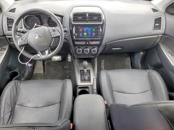 JA4AR4AW8JU022479 2018 MITSUBISHI OUTLANDER - Image 8
