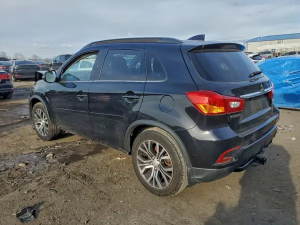 JA4AR4AW8JU024698 2018 MITSUBISHI OUTLANDER - Image 2