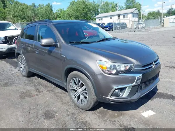 JA4AR4AW8JZ003238 2018 MITSUBISHI OUTLANDER - Image 1