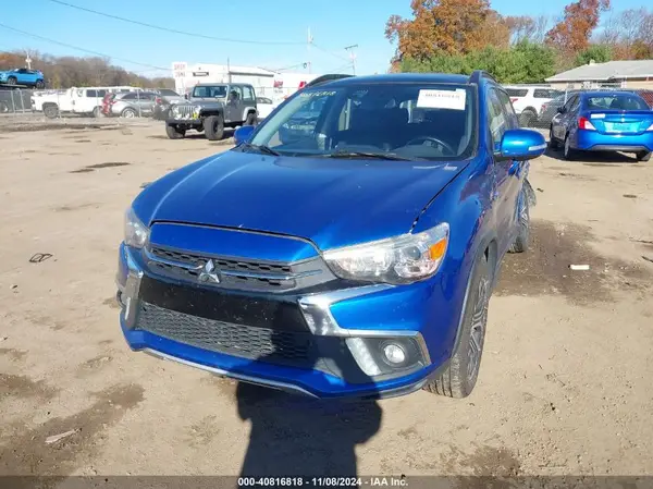 JA4AR4AW8JZ029421 2018 MITSUBISHI OUTLANDER - Image 2