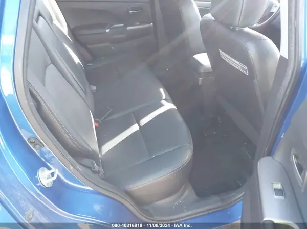JA4AR4AW8JZ029421 2018 MITSUBISHI OUTLANDER - Image 8