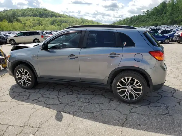 JA4AR4AW9GZ031865 2016 MITSUBISHI OUTLANDER - Image 2