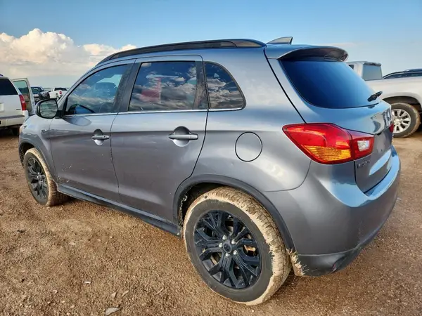 JA4AR4AW9HZ018793 2017 MITSUBISHI OUTLANDER - Image 2