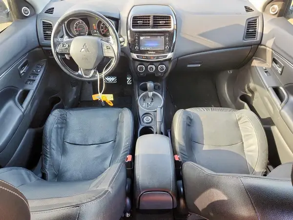 JA4AR4AW9HZ018793 2017 MITSUBISHI OUTLANDER - Image 8