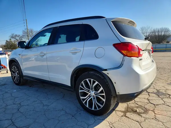 JA4AR4AW9HZ061241 2017 MITSUBISHI OUTLANDER - Image 2