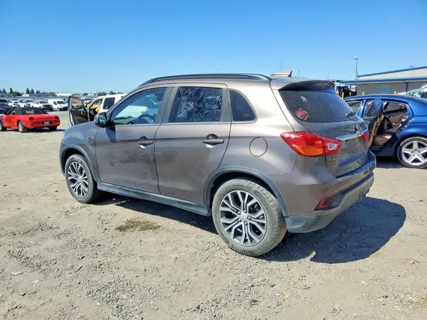 JA4AR4AW9JU011488 2018 MITSUBISHI OUTLANDER - Image 2