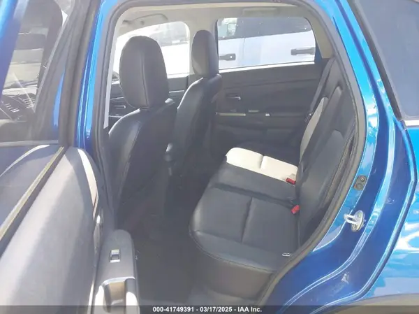 JA4AR4AW9JZ035650 2018 MITSUBISHI OUTLANDER - Image 8