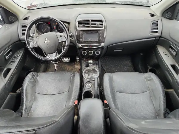 JA4AR4AWXGZ051963 2016 MITSUBISHI OUTLANDER - Image 8