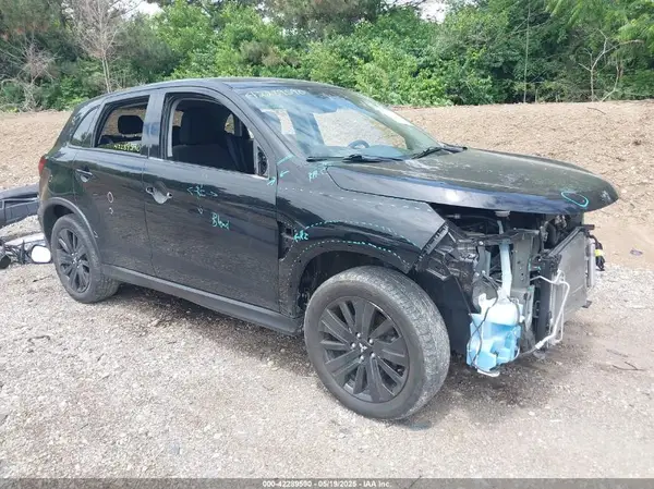 JA4ARUAU0MU009437 2021 MITSUBISHI OUTLANDER - Image 1