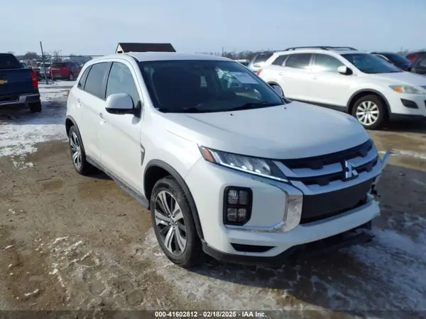 JA4ARUAU0MU010409 2021 MITSUBISHI OUTLANDER - Image 1