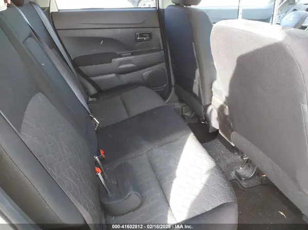 JA4ARUAU0MU010409 2021 MITSUBISHI OUTLANDER - Image 8