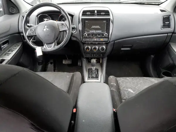 JA4ARUAU0MU021040 2021 MITSUBISHI OUTLANDER - Image 8
